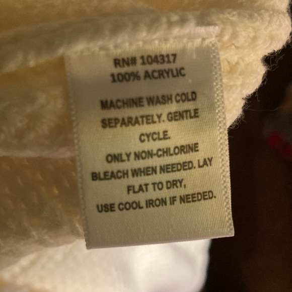 Derek Heart, Size L, Junior, size 14, cable knit sweater with Wood buttons. NWT - Picture 7 of 10